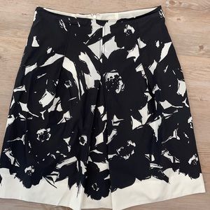 Banana Republic Black and Cream Silk Blend Skirt Size 8